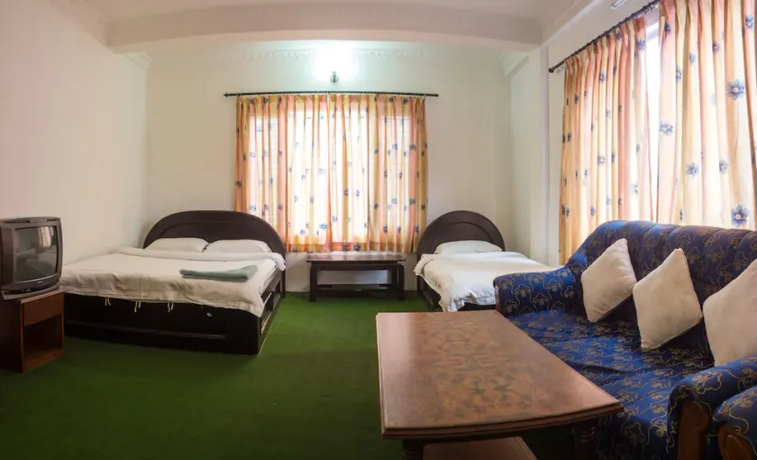 Giri Guest House - Image 1