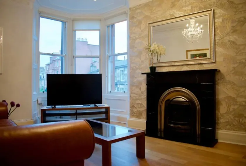 Traditional 2 Bedroom Flat With Views of Portobello Beach - Image 1