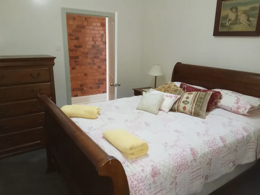 Forrest St Apartments - Image 1