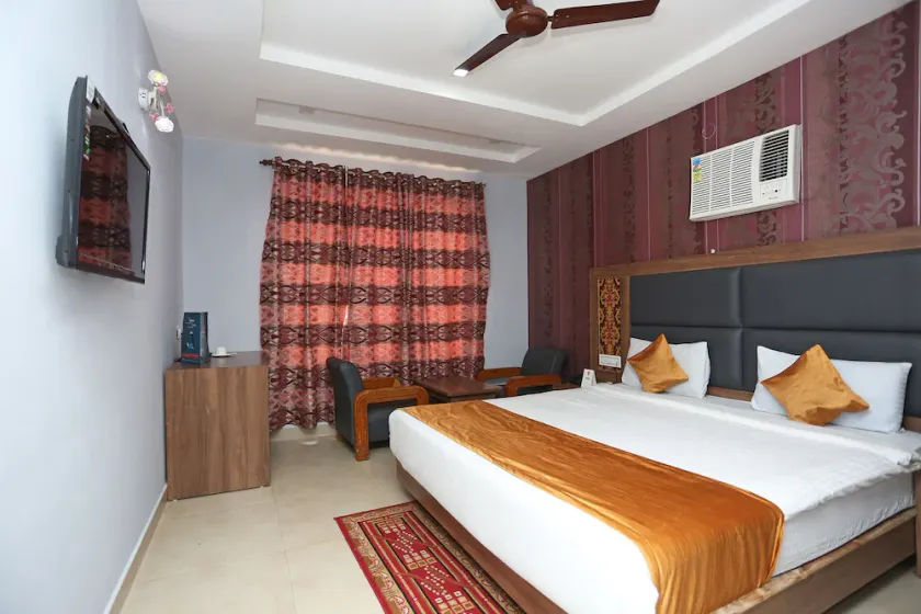 OYO 5791 Mahabir Sheraton - Image 1