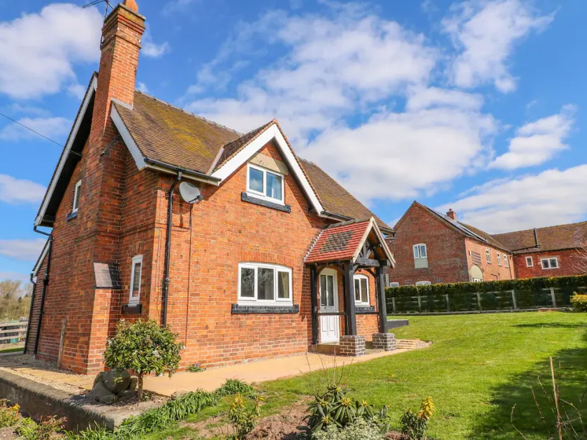 Ardsley Cottage Longford Hall Farm Holiday Cottages - Image 1