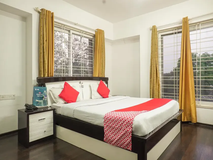Hotel FC 16 Suites By OYO Rooms - Image 1