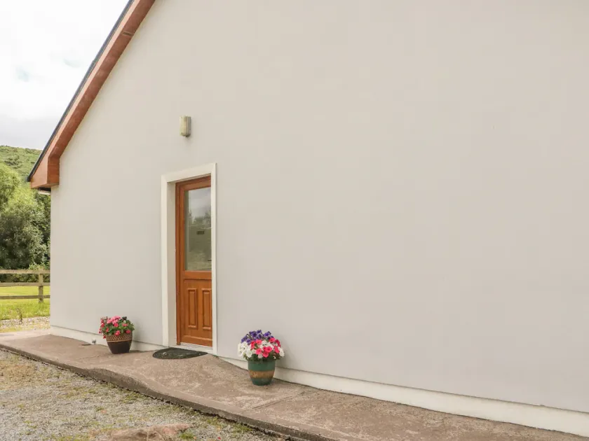 Oak Tree Lodge - Image 1