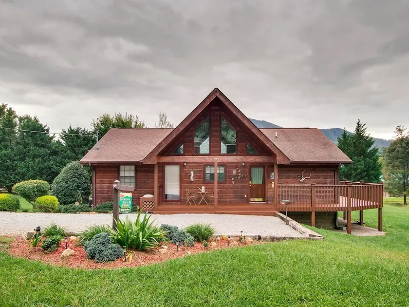 Misty Meadows 2 Bedroom Cabin by RedAwning - Image 1