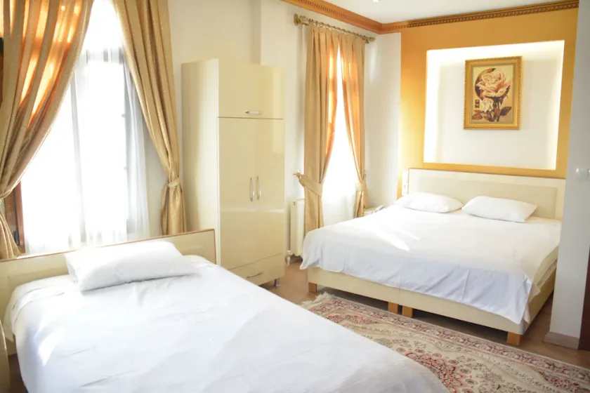 Seybils Hotel - Image 1