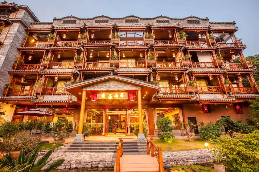 Yangshuo Yungu Hotel - Image 1