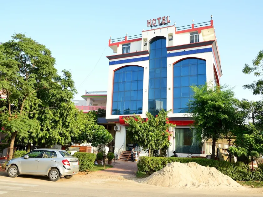 Le Park Street by OYO Rooms - Image 1