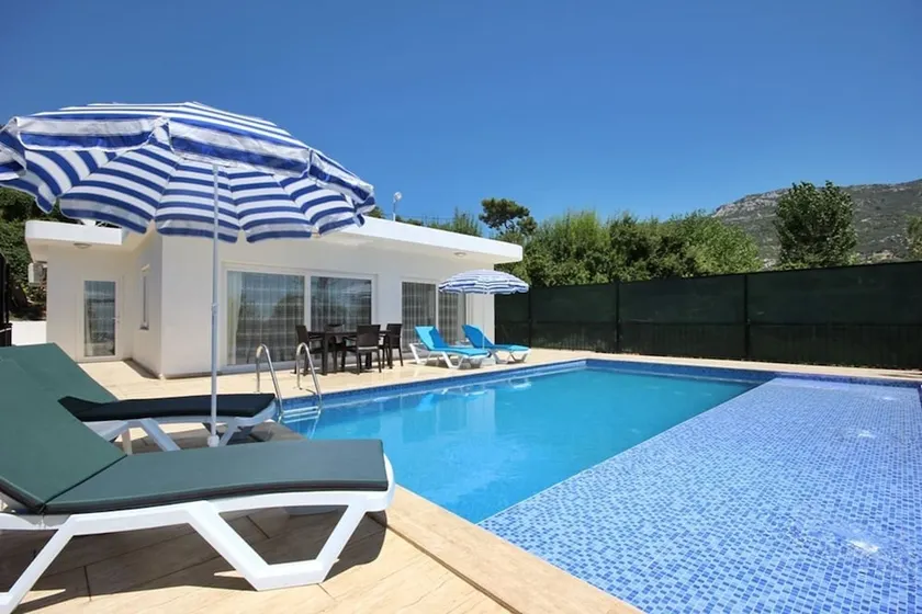 Villa Heves - Image 1