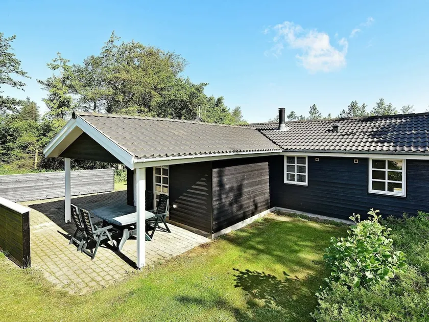 Fabulous Holiday Home in Oksbøl With Sauna - Image 1