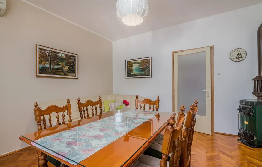 Stunning Home in Bascanska Draga With Wifi and 6 Bedrooms - Image 1