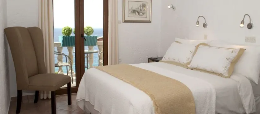 Hotel Cattleya - Image 1