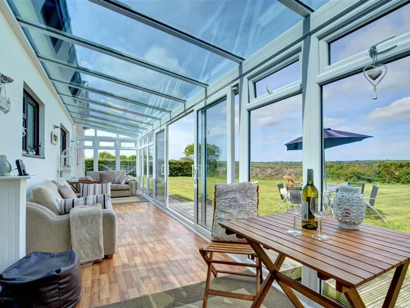 Tastefully Decorated Holiday Home With Bright Conservatory and View of the Country Estate - Image 1