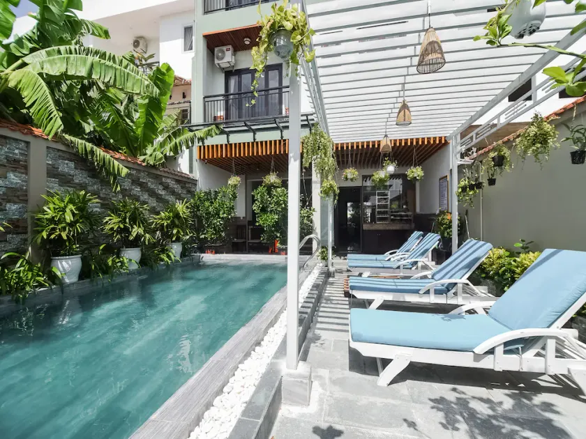 Royal Tourist Villa by OYO Rooms - Image 1