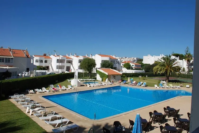 Studio in Albufeira, With Pool Access, Furnished Garden and Wifi - 2 k - Image 1