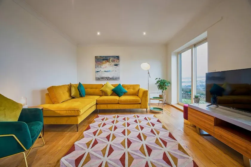 Host Stay Strathview - Image 1