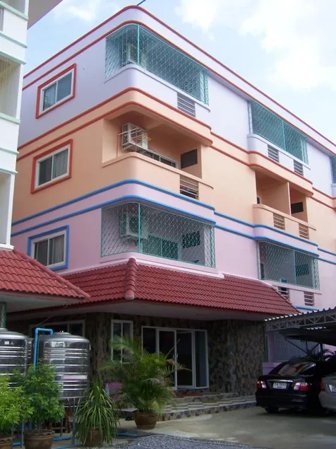 Somsri Apartment - Image 1