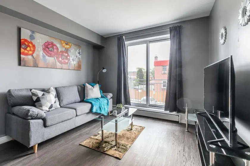 Bright Cozy 1BR apt With Netflix - Near Downtown - Image 1