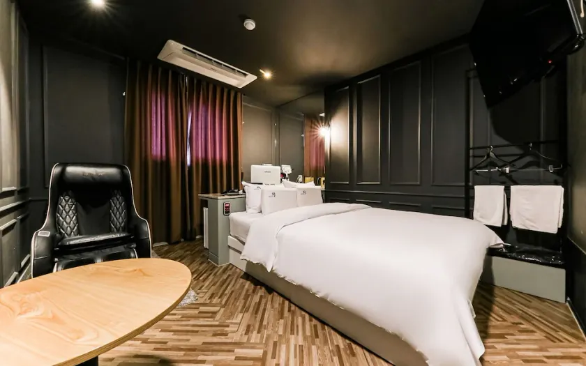 Daejeon Hotel Wol - Image 1