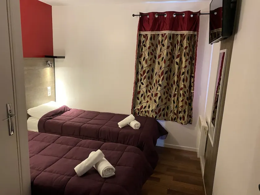 Fast Hotel Brie- Comte-Robert - Image 1