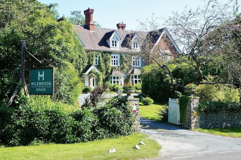 Milebrook House Hotel - Image 1
