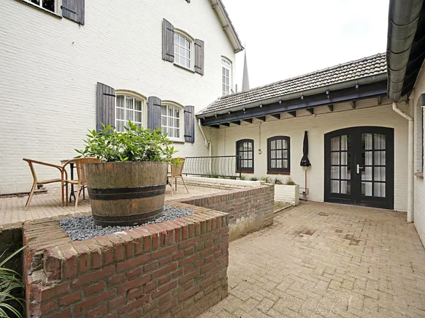 Modern Holiday Home in Grubbenvorst near River Maas - Image 1