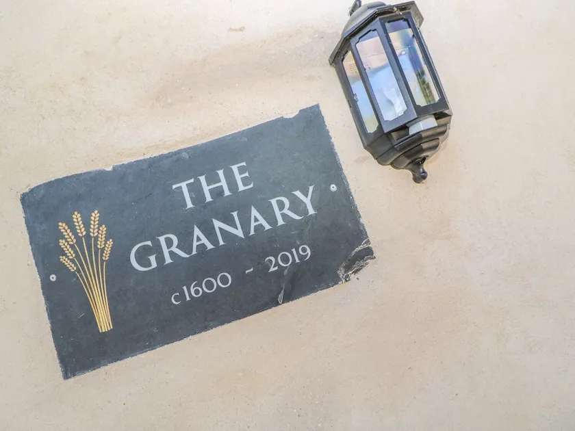 Badharlick Granary - Image 1