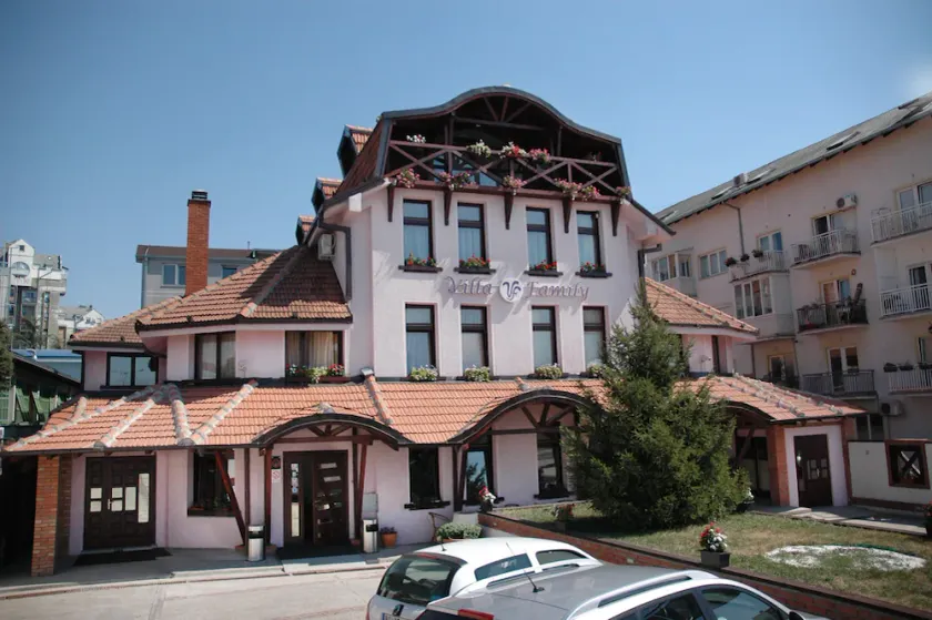 Garni Hotel Villa Family - Image 1