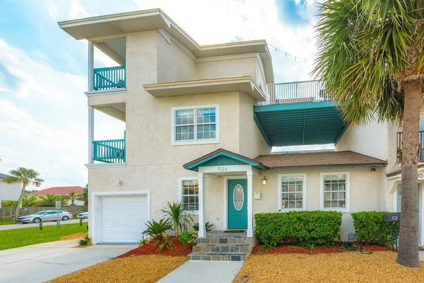 Beach Serenity 3 - Rooftop Deck With Ocean Views - Image 1