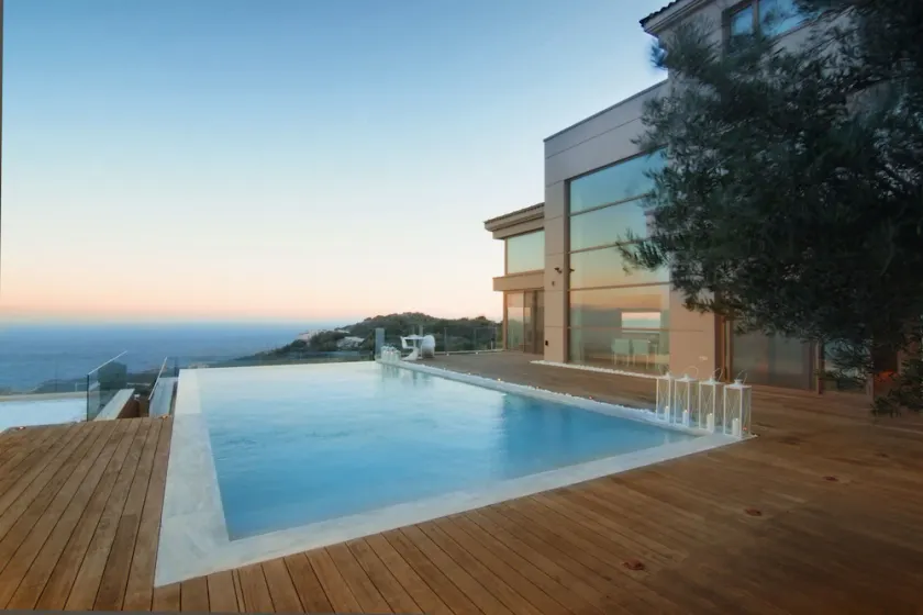 Seaview Peninsula Villa - Image 1