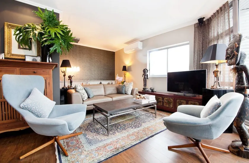 UM616 Sleek Split Level City Oasis in Ultimo - Image 1
