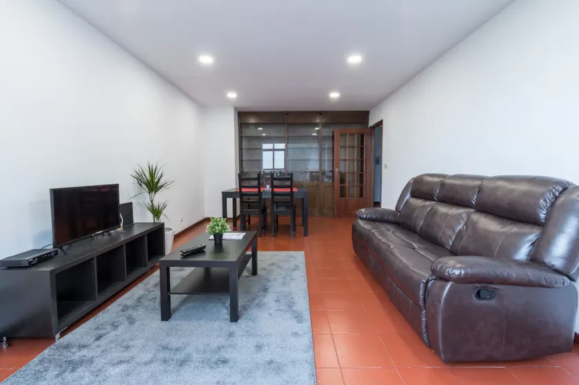 House and People - Feliciano Ramos - Image 1