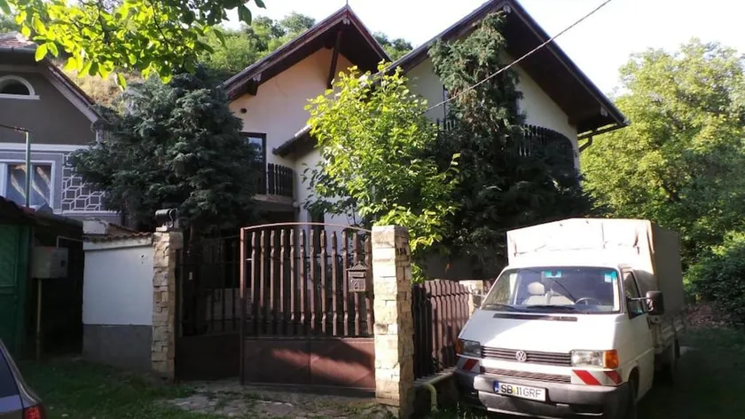 4 bedrooms chalet with lake view jacuzzi and furnished garden at Sibiel - Image 1