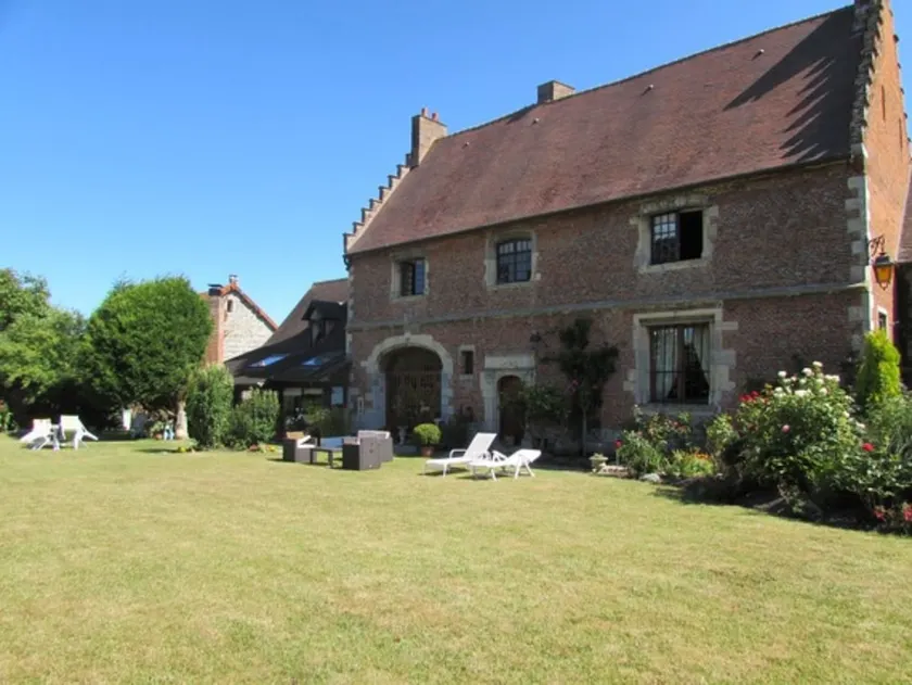 Le Manoir De Neuville - Image 1