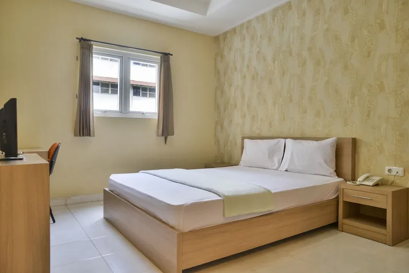 Kost Milan - Image 1