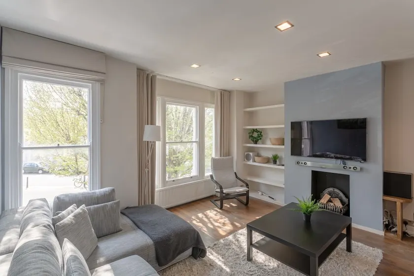 Stunning 2 Bedroom Terrace Flat in Fulham - Image 1