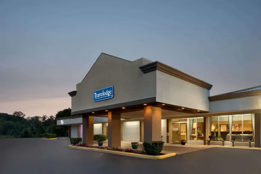Travelodge by Wyndham Zanesville - Image 1