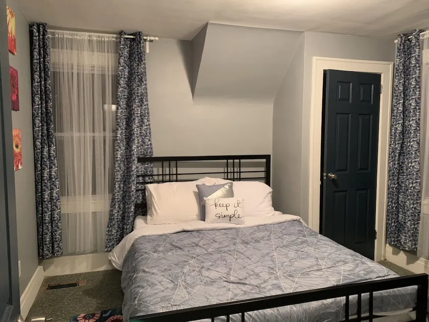 Pontiac Guest House - Image 1