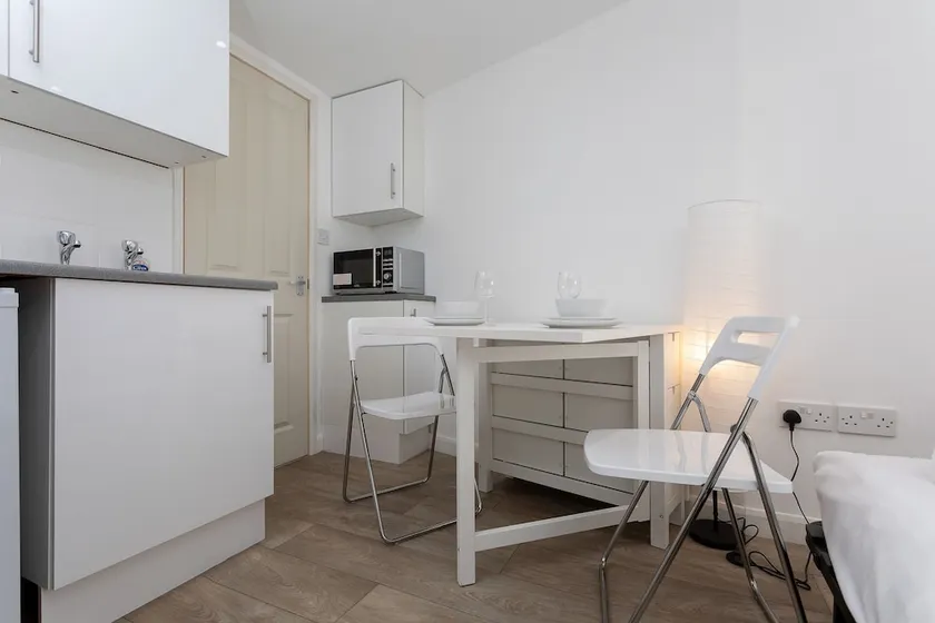 Cozy Studio Escape by Clapham Common - Image 1