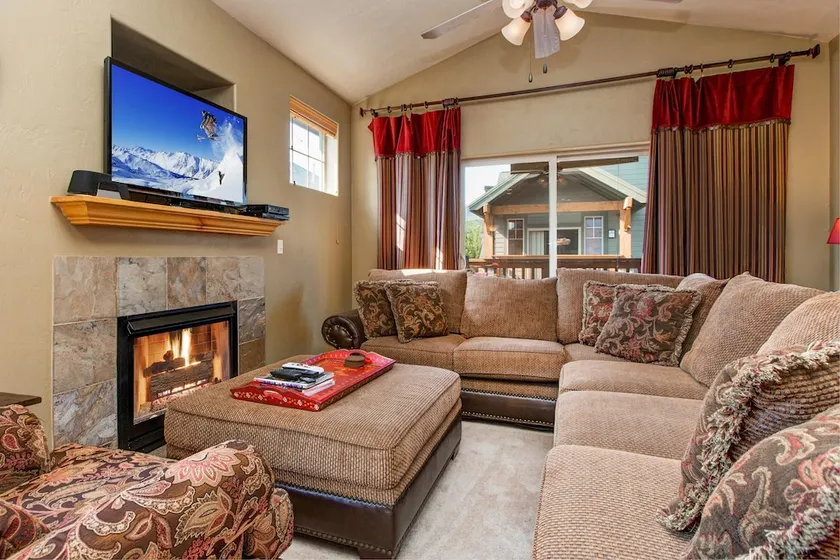 Warm & Spacious  Base At Redstone 3 Bedroom Condo - Image 1