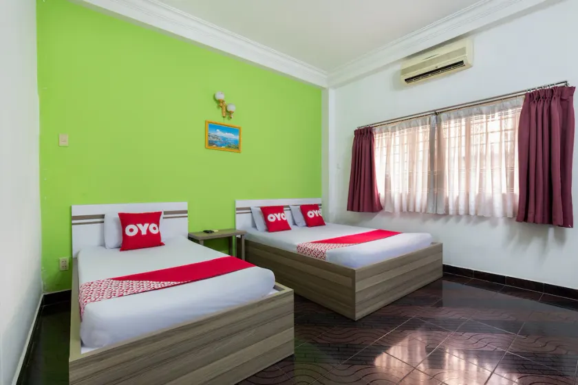 Hoang Linh Hotel by OYO Rooms - Image 1
