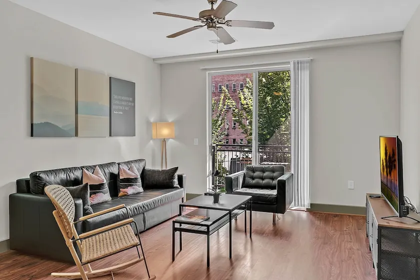 Downtown Midtown Apartments By Nuovo - Image 1