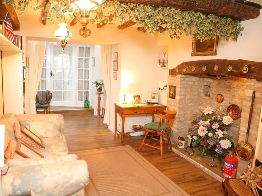 Cross Keys Cottage - Guest house - Image 1