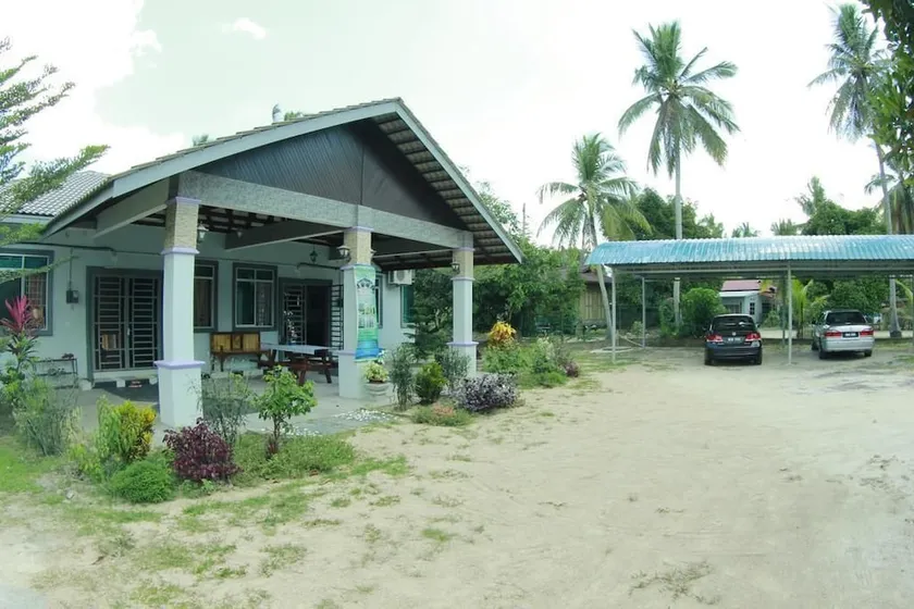 Twin Castle Homestay Kuala Pilah - Image 1