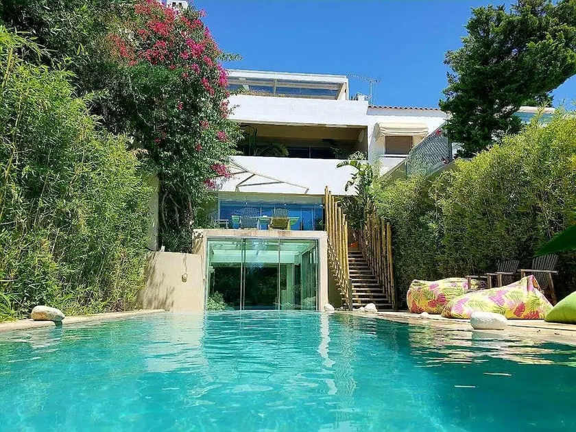 Athens Beachfront Luxury Villa - Image 1