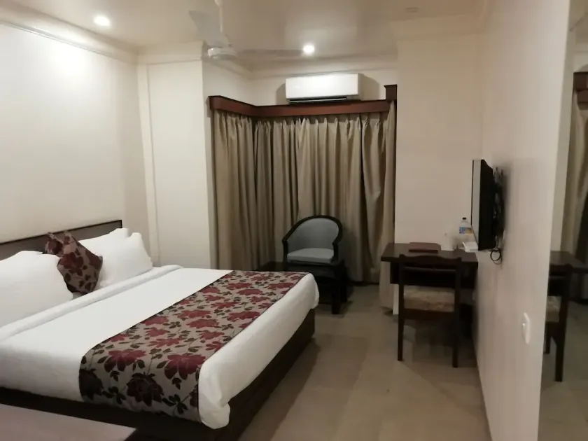 HOTEL ASHISH INTERNATIONAL - Image 1