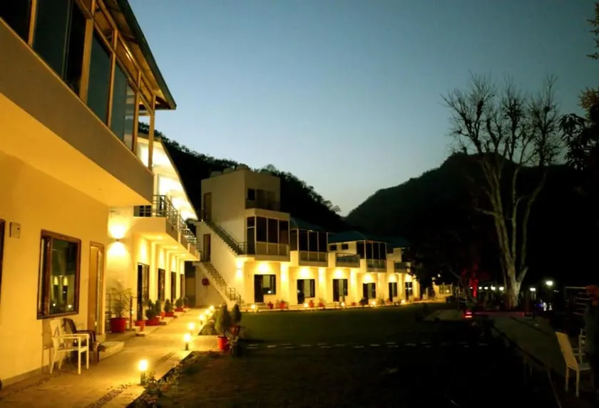 Ezzenza Mahayana Resort & Spa - Image 1