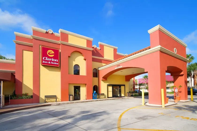 Clarion Inn & Suites International Drive/Convention Center - Image 1