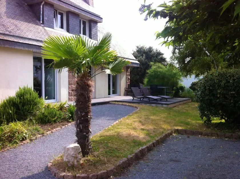House With 5 Bedrooms in Damgan, With Wonderful sea View, Enclosed Garden and Wifi - 25 m From the Beach - Image 1