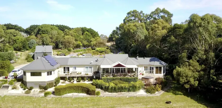 Llarrinda Bed & Breakfast - Image 1