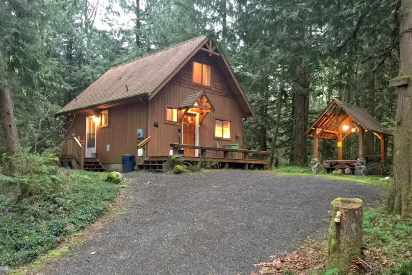 67MF- Hot Tub - Pets Ok - BBQ - Sleeps 5 - Image 1